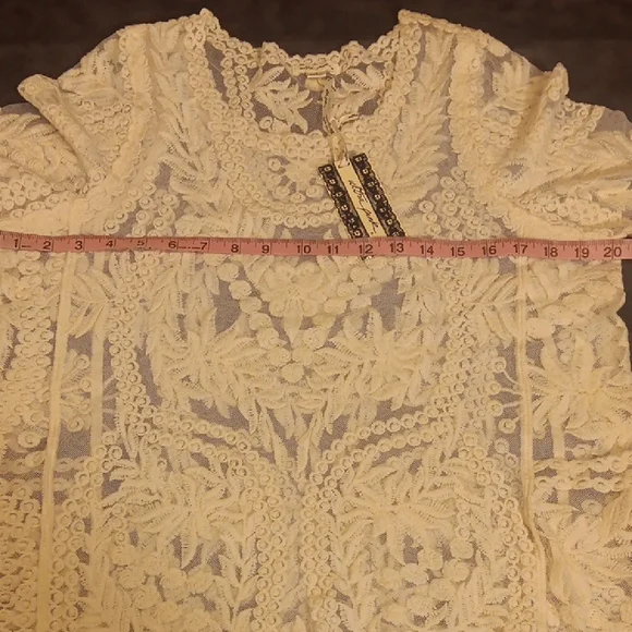 NWT. Ultra Pink Boho Style White Lace Blouse With Delicate Crochet Details - Picture 8 of 9